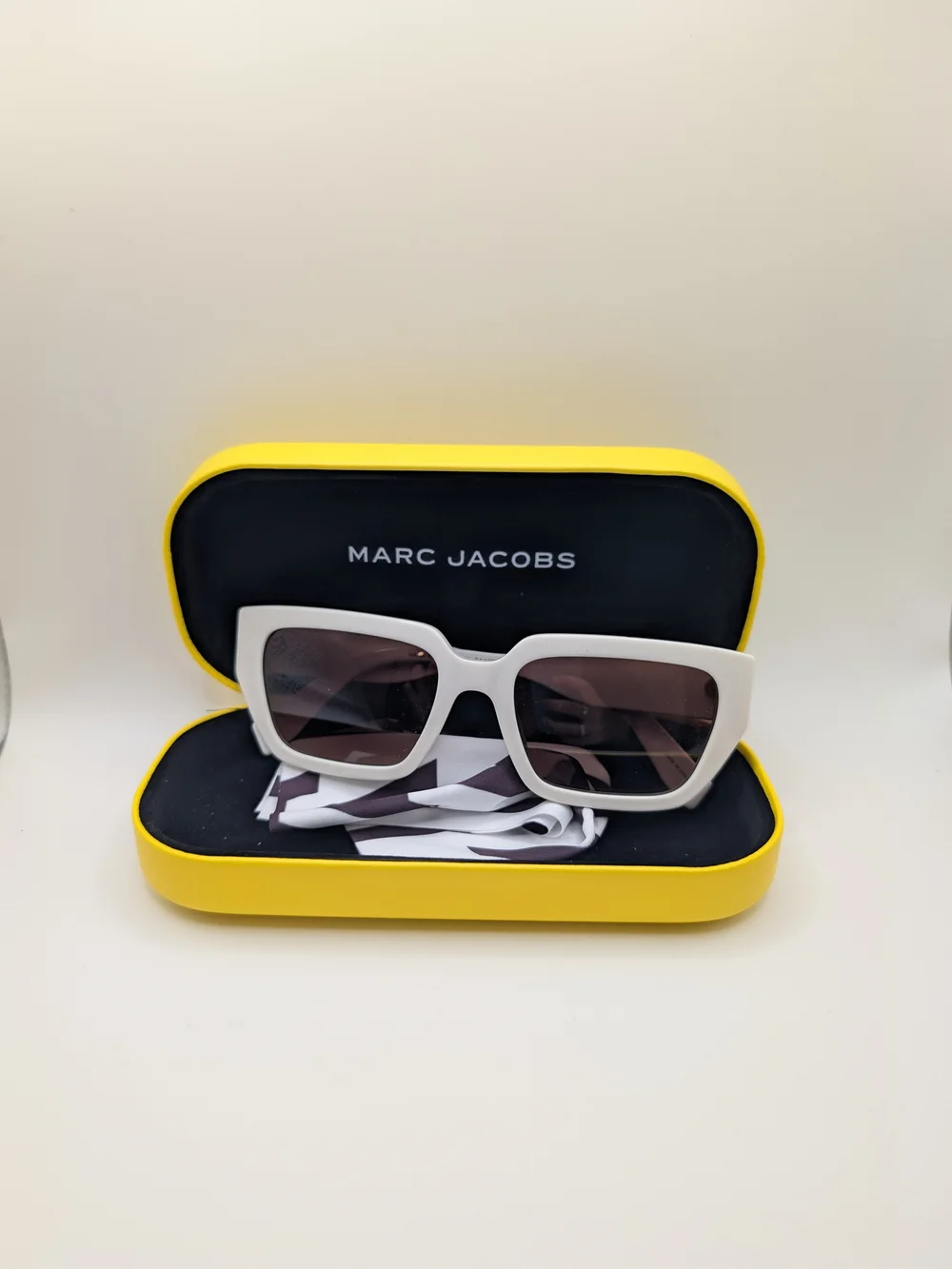 Marc Jacobs Ivory Square Sunglasses MARC 809/S with Hard Case